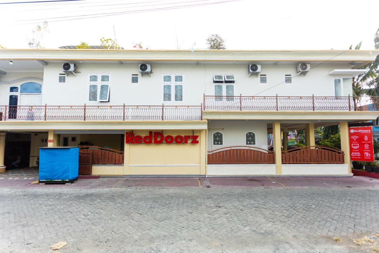 Hotel RedDoorz @ Danau Bratan Malang Zewnętrze zdjęcie
